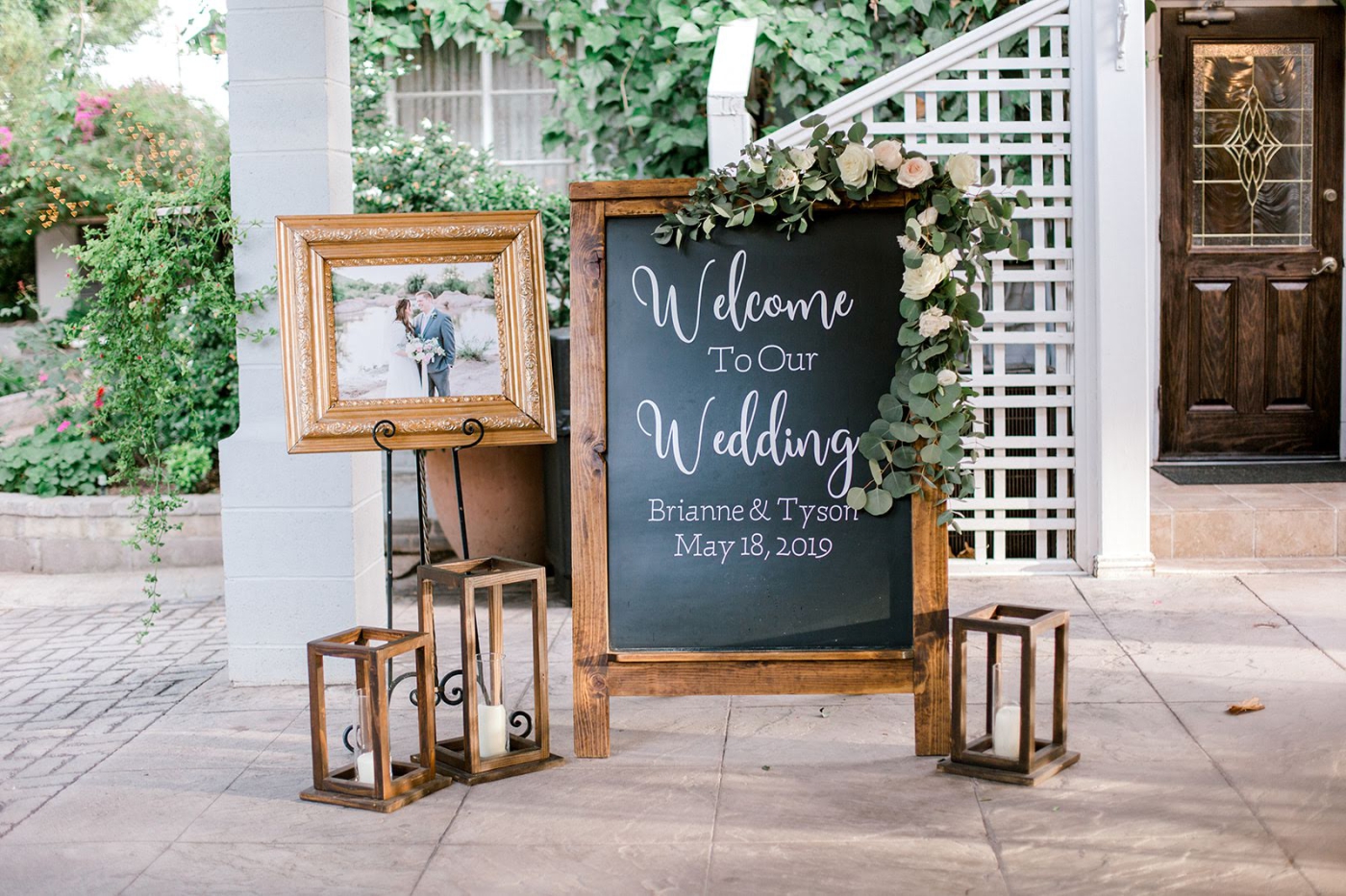 The best wedding signs for your backyard wedding in Arizona