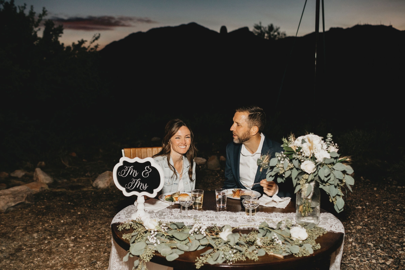 How to style your head table at your Arizona Wedding
